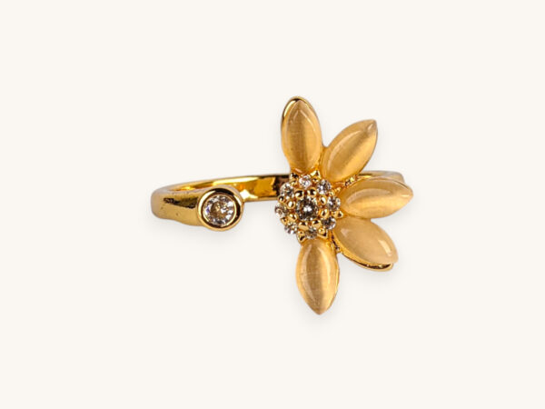 Golden Ring Leaf Stone